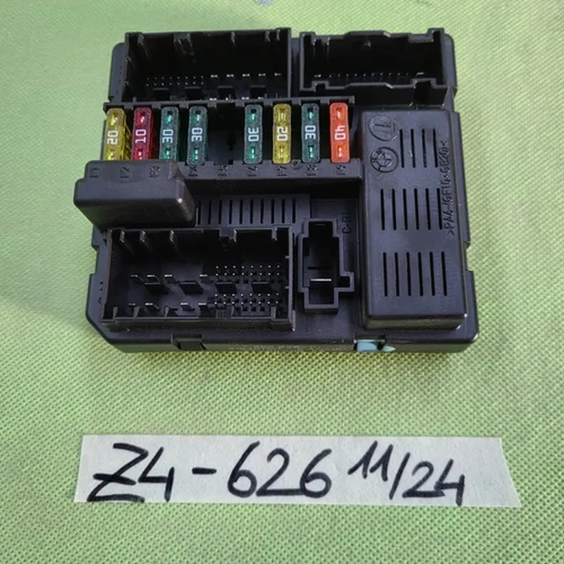 BMW Z4 E85 E86 Stromverteiler Modul 7560626  Sicherungskasten mit Sicherungen