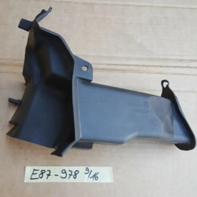 BMW 1er E81 E82 E87 E88 Wasserablauf  rechts Motorraum 6925978