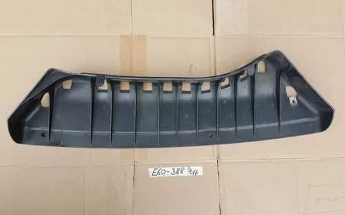 BMW E60 E61 E63 E64 Führung Halter für Stoßstange Träger unten Mitte 7056388