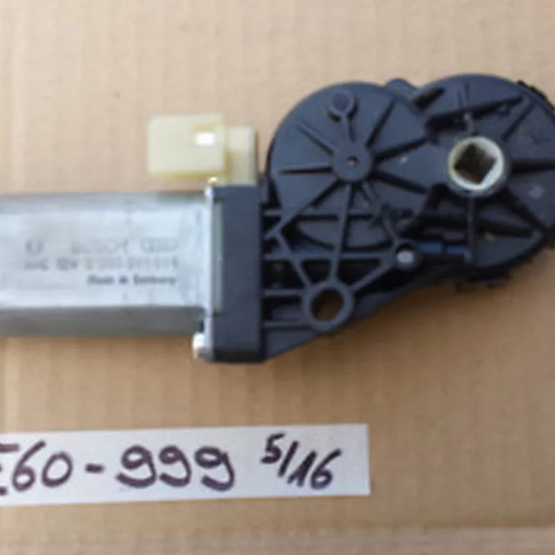 BMW E60 E61 Sitz Motor Stellmotor Sitzverstellung VORNE LINKS Bosch 0390201999