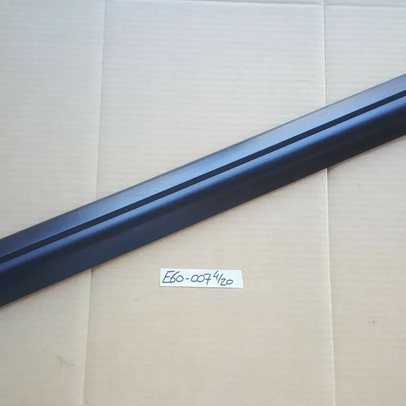 BMW 5er E60 E61 Einstiegsleiste Leiste Blende Einstieg 7025007 schwarz VORNE 