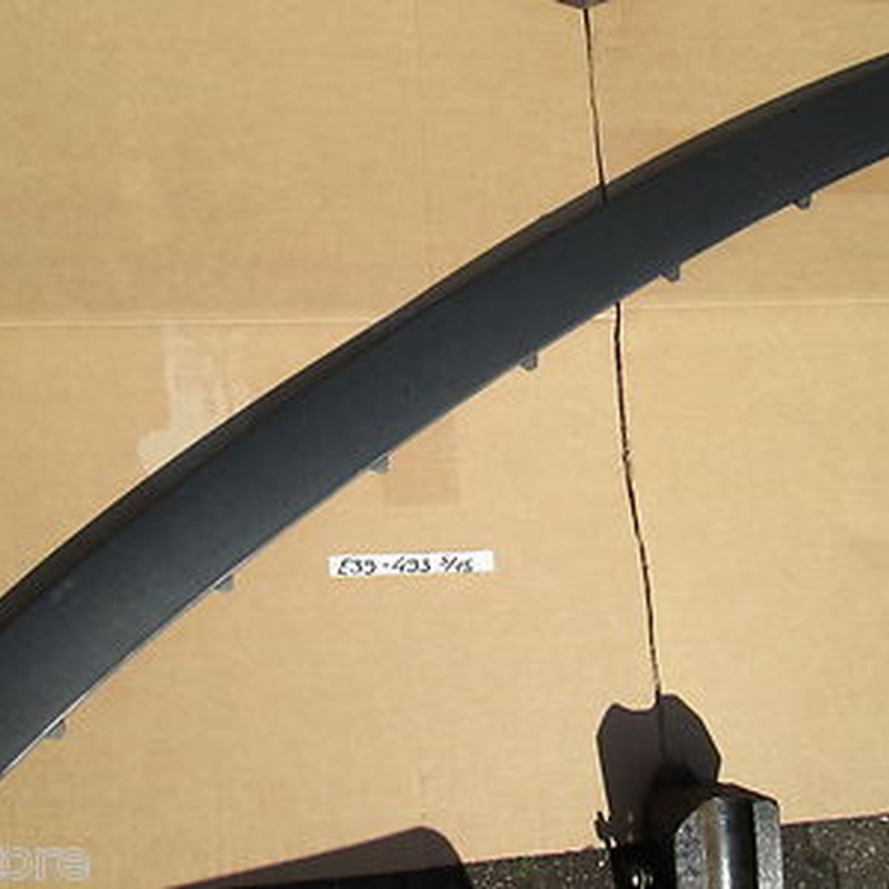 BMW E39 Abdeckung Stoßstange HINTEN Mitte 8184493  ABHOLUNG