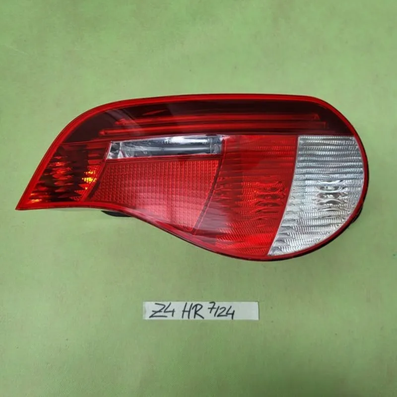 BMW Z4 E85 E86 Facelift LED Heckleuchte weiß Rücklicht Hecklampe RECHTS 7162730
