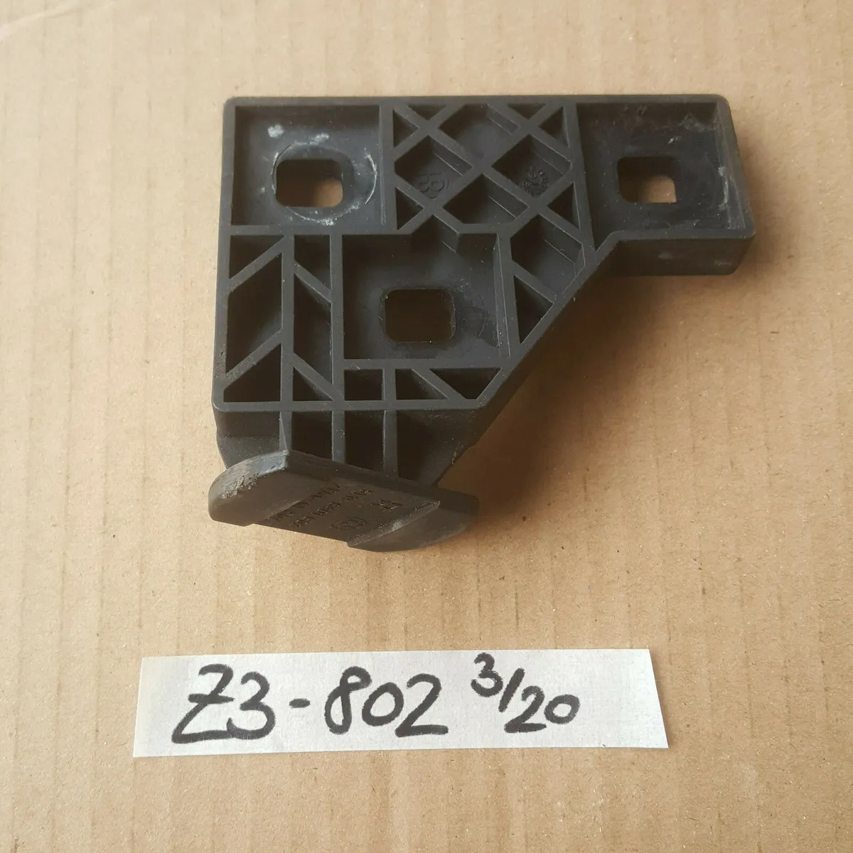 BMW Z3 Aufnahme Stossstange Halter Vorne RECHTS 8401802