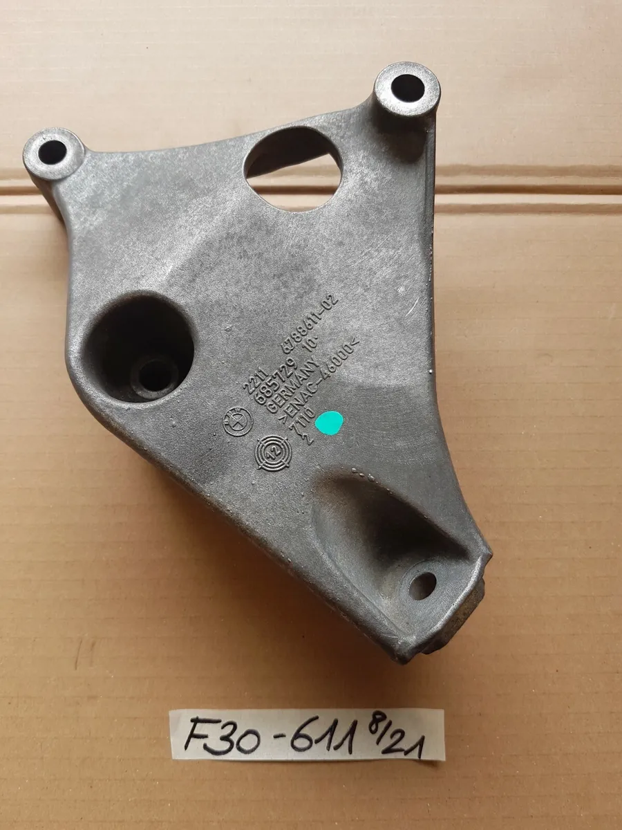 BMW F30 F31 F20 F21 F22 F34 F32 F33 F36 Motor Halter Träger links 6788611