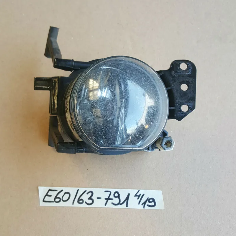 BMW E60 E61 E63 E64 E90 E91 M Paket Nebelscheinwerfer Links 6910791