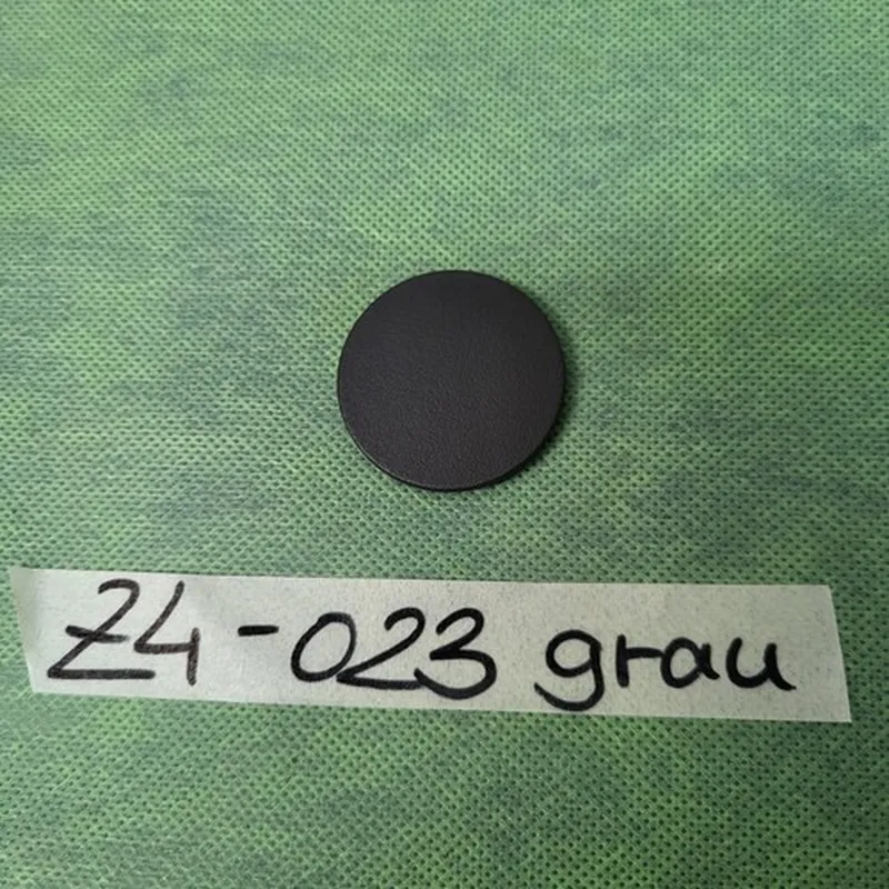 BMW Z4 E85 Blindstopfen  Abdeckung in der Seiten Verkleidung hinten 7068023 grau