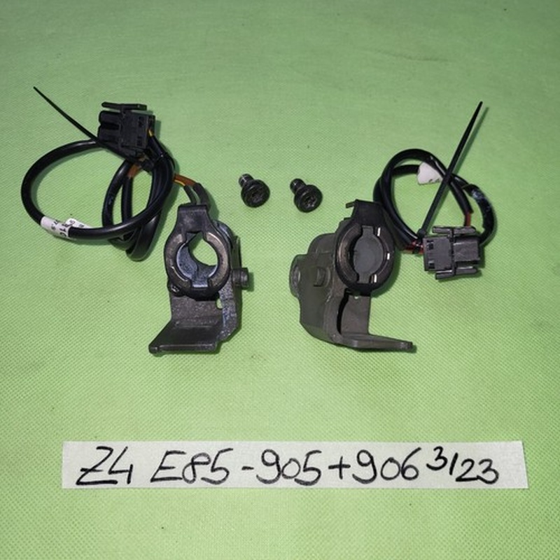 BMW Z4 E85 Roadster Hardtop Vorbereitung Halterung Halter Aufnahme rechts links