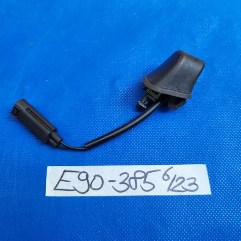 BMW E90 E91 Spritzdüse Wischwasser Düse für Scheibenwischer Beheizbar 8365385