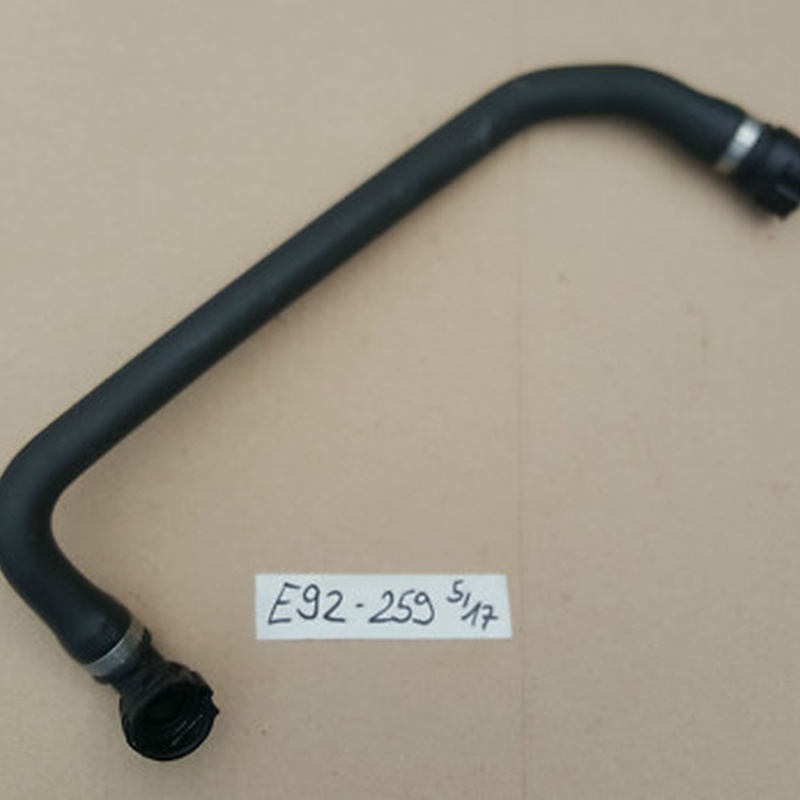 BMW E90 E91 E92 E93 X1 E84 E82 E88 Kühlwasser Schlauch Kühlmittelpumpe 7797259