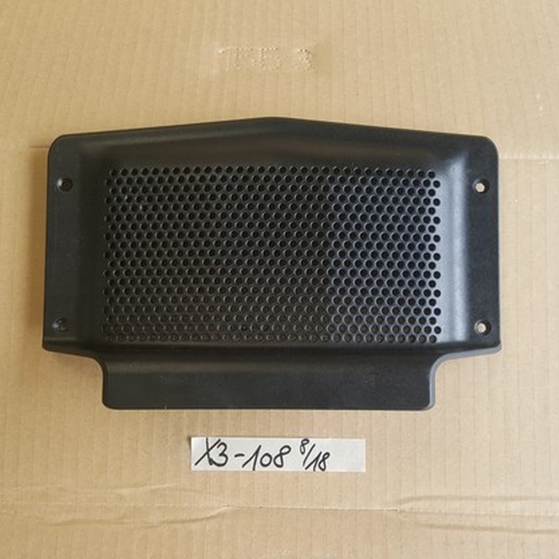 BMW X3 E83 Gitter Verkleidung Abdeckung Zentralbass 6990108