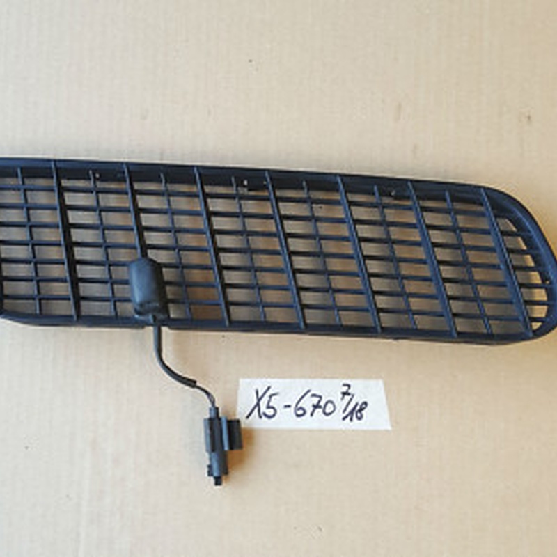 BMW X5 E53 Gitter Lüftung Ziergitter Lufteintritt VORNE RECHTS  8402670