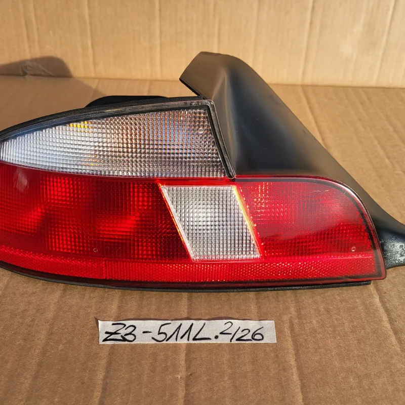 BMW Z3  Roadster Rückleuchte Rücklicht Bremslicht 8384511 LINKS rot weiss