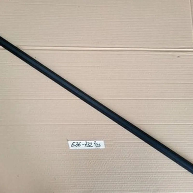 BMW E36 Limousine Touring Zierleiste Stoss Leiste Tür Vorne Rechts 1960732