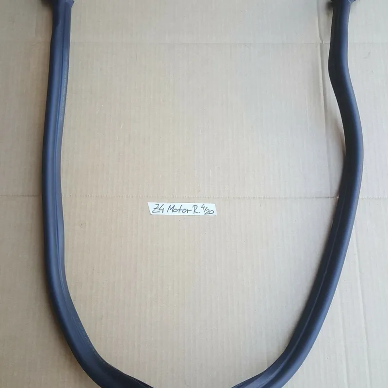 BMW Z4 E85 E86 Dichtung Kantenschutz Gummi Motor Raum Frontklappe 7016192