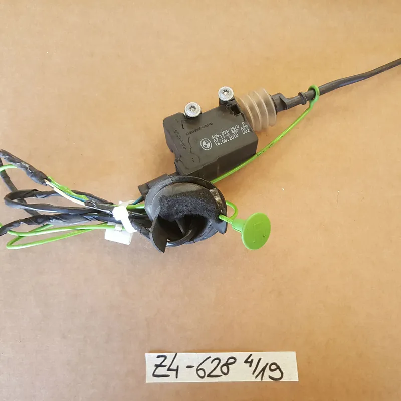 BMW Z4 E85  E86 ZV Stellantrieb Tank Klappe Verriegelung Einfüllklappe 6987628