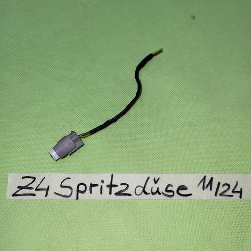 BMW Z4 E85 E86  Gegen Stecker für Spritzdüse in der Motorhaube