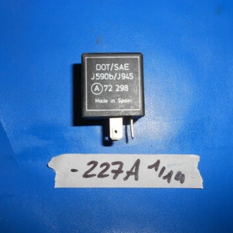 VW Golf / Scirocco / Passat / T2 Bus / T3 Bus  Blinker Relais  191953227 A