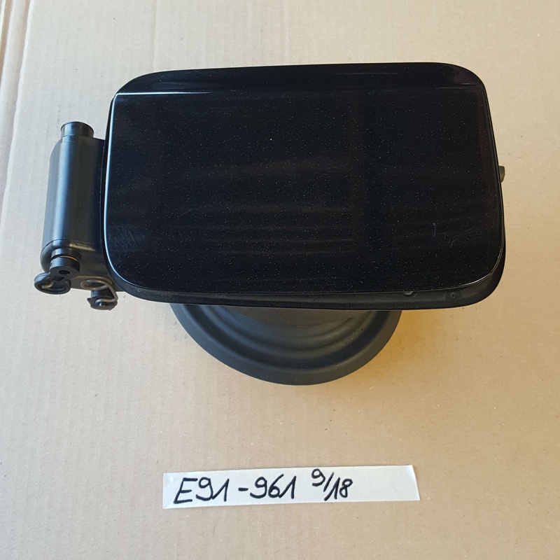 BMW E90 E91 Tank Deckel Klappe Abdecktopf 7073961 schwarz 2 black 668