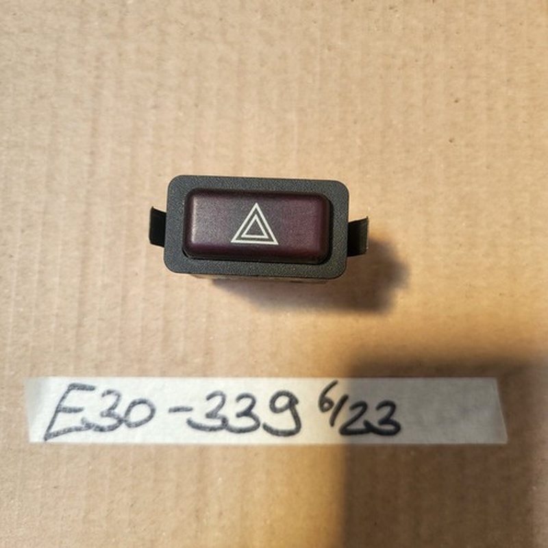 BMW E28  E30 Warnblinker Schalter für Warnblink Anlage 1380339 Warnblinkschalter