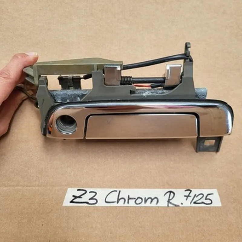 BMW Z3 Roadster Coupe Türgriff Tür Öffner Griff außen VORNE RECHTS 1960801 Chrom