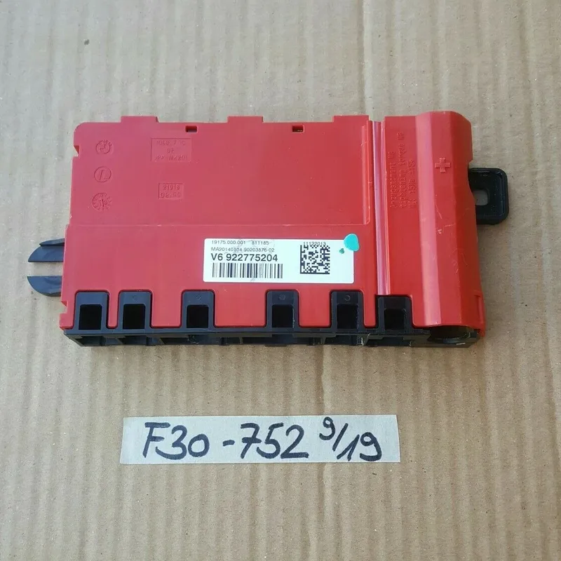 BMW F30 F35 F80 F20  Batterie Kabel Halter Verteiler B+ Multisicherung 9227752