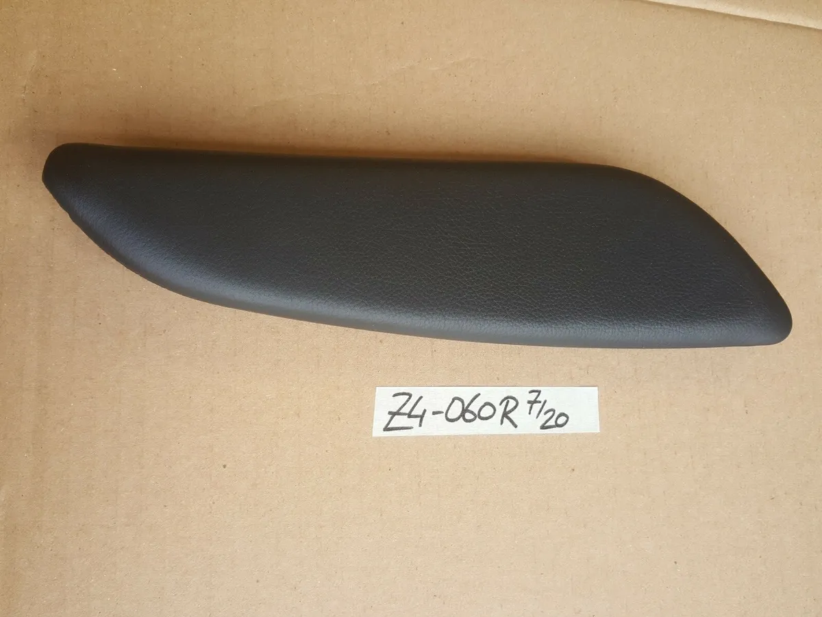 BMW Z4 E85 E86 Mittelkonsole Verkleidung Leder Blende Kniepad rechts 7026216