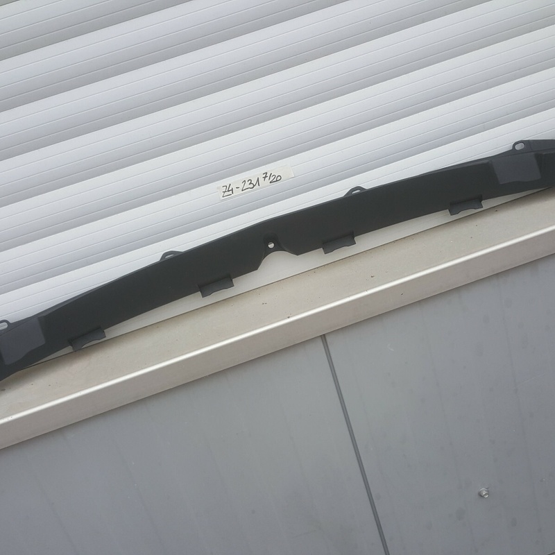 BMW Z4 E85 Roadster Blende Verdeck Abdeckung Leiste Wasser Wind Abweiser 7110231