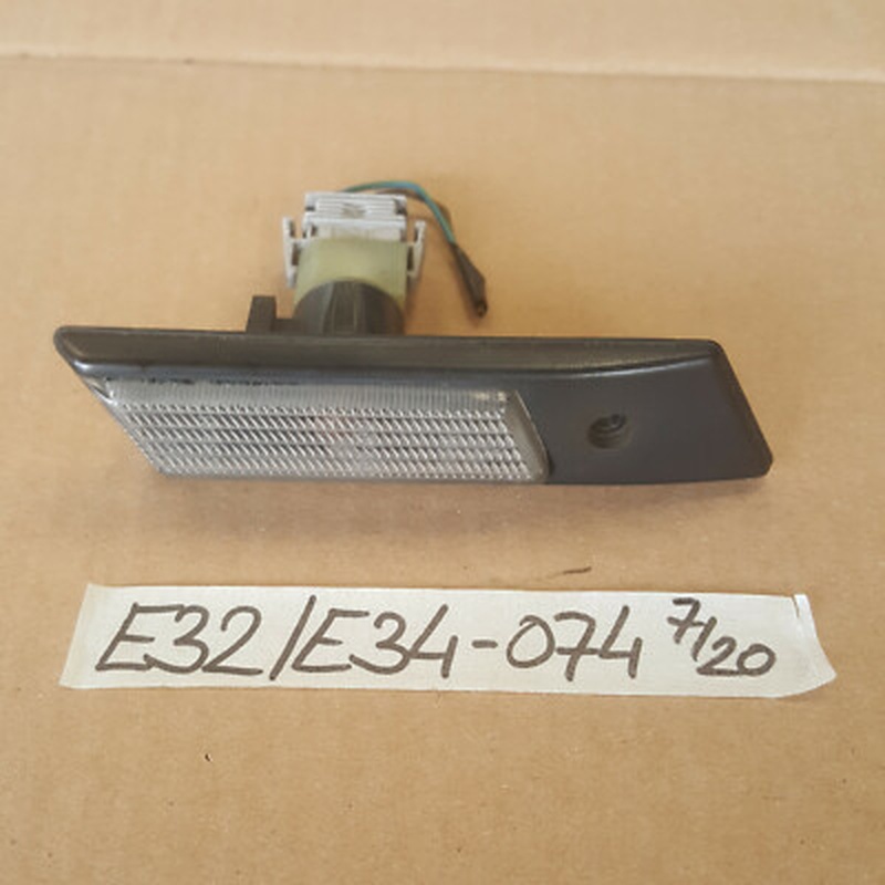 BMW E32 E34 Seiten Blinker  Zusatzblinkleuchte weiss rechts 9405074 + Stecker