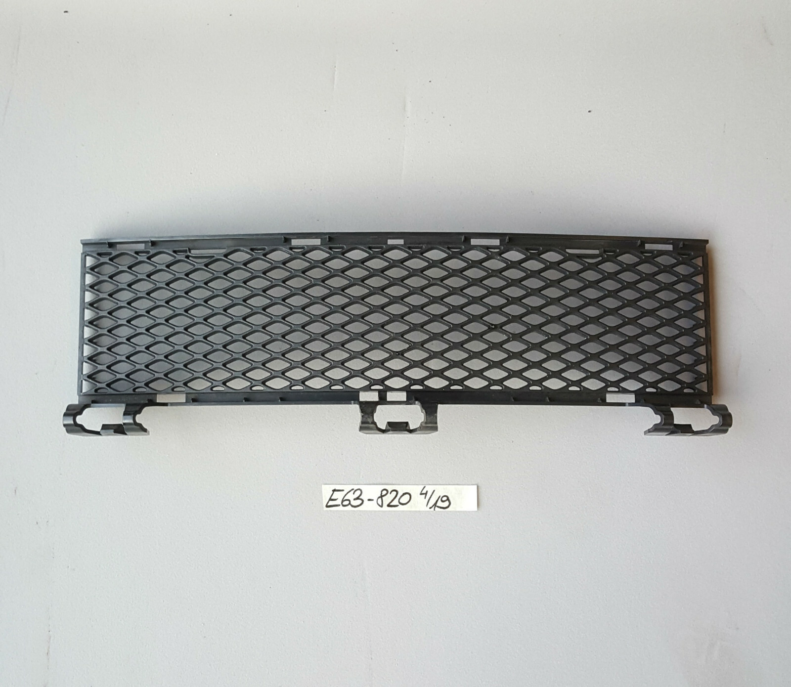 BMW 6er E63 E64 Gitter Stoßstange Verkleidung VORNE Mitte 7008820 – Bild 1