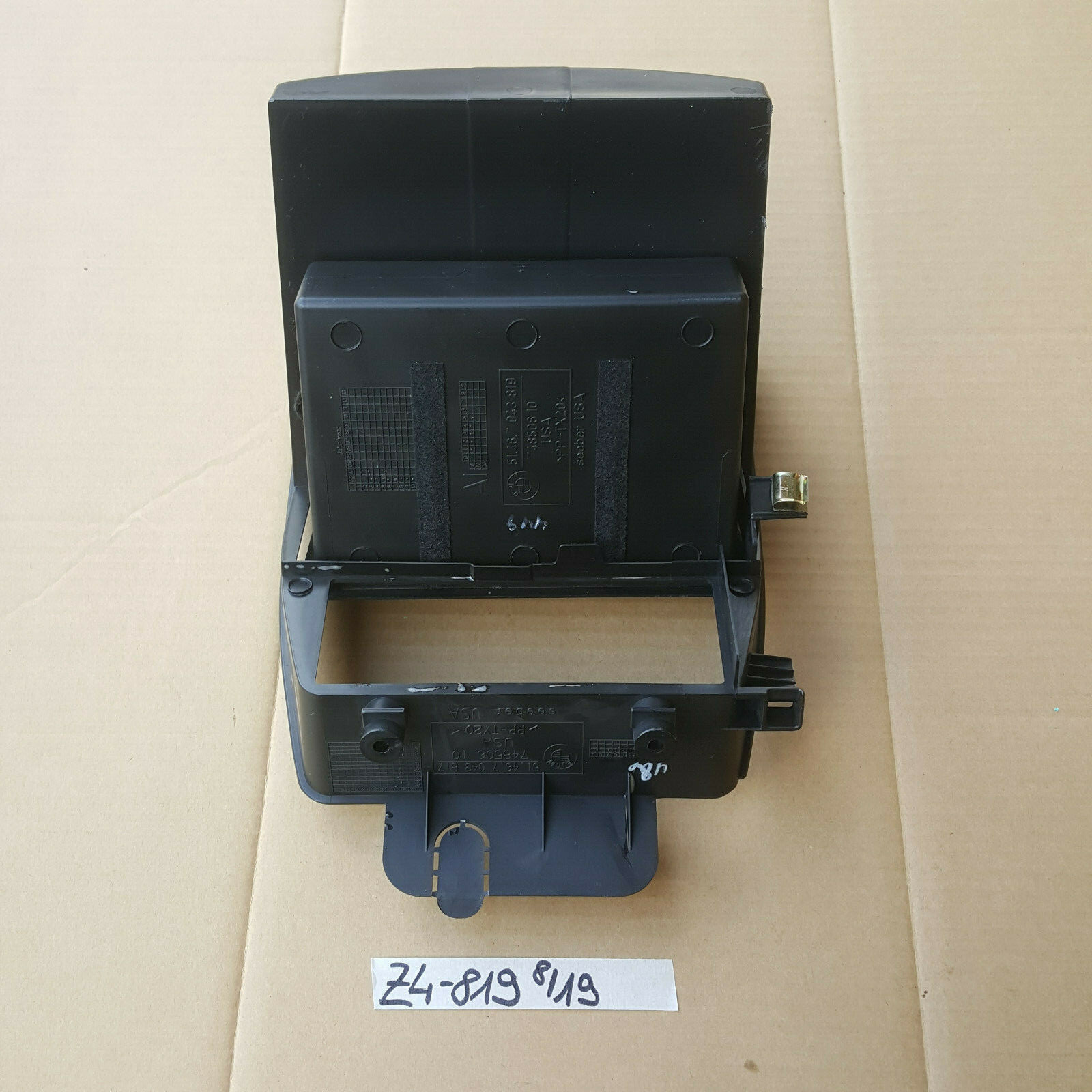 BMW Z4 E85 Ablage Mittelkonsole Box Rahmen Ablagefach HINTEN 7043819 – Bild 2