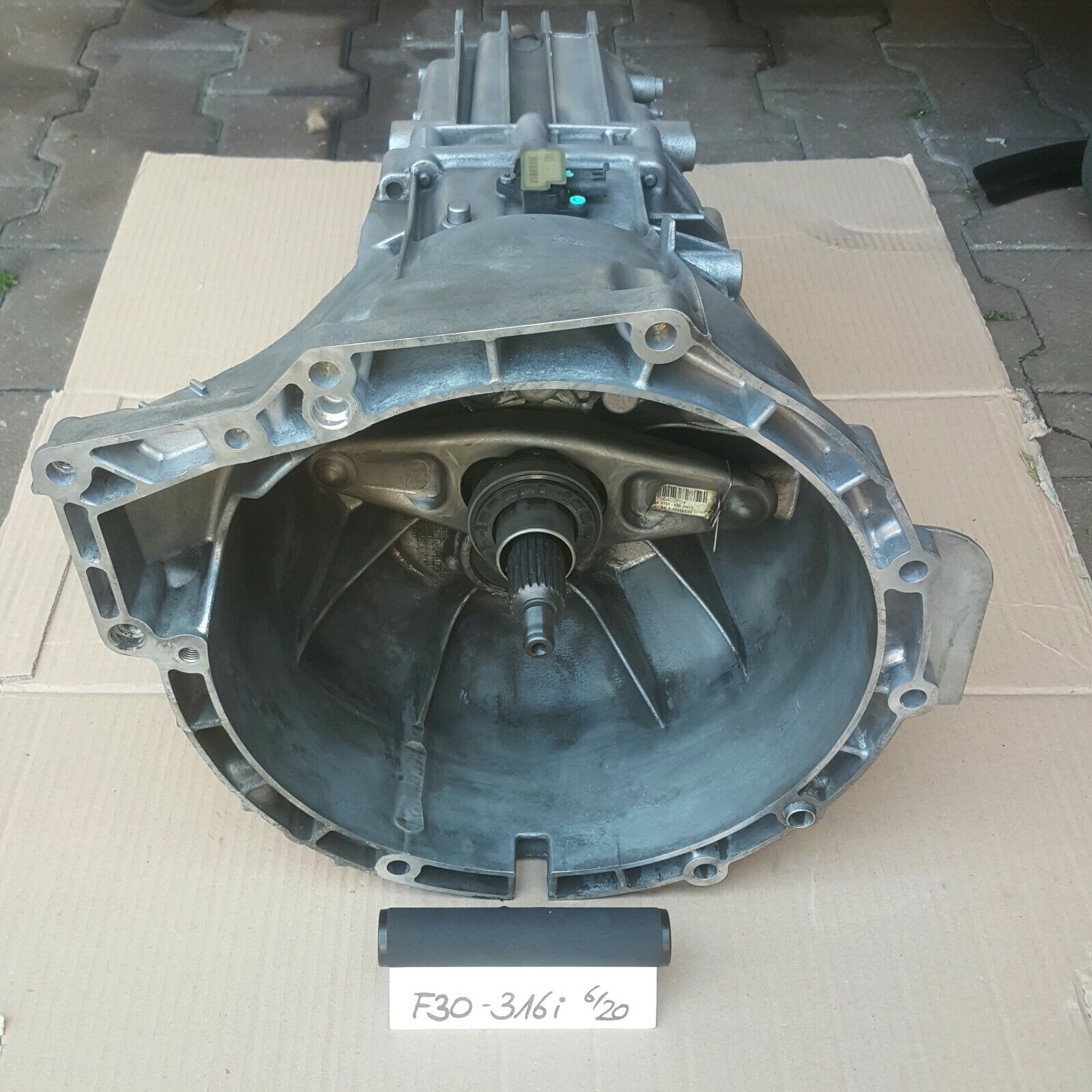 BMW 116i F20 F21 / 316i F30 F31 Getrag Getriebe  6 Gang Schaltgetriebe 7597917 – Bild 2