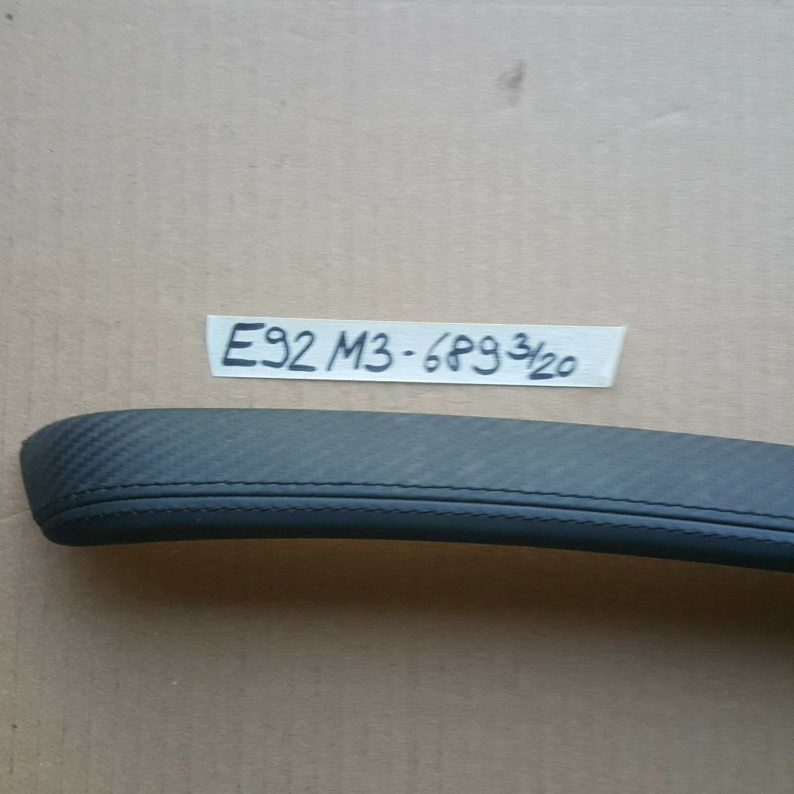 BMW E92 M3 Dekorleiste Zier Leiste Leder Carbon Seitenverkleidung LINKS 8036689 – Bild 2