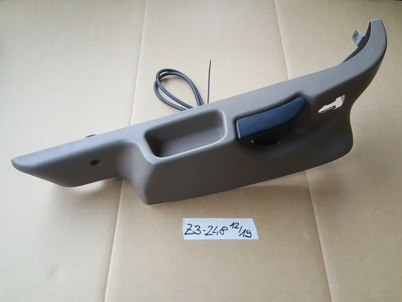 BMW Z3 Roadster Sitz Blende Verkleidung Abdeckung außen rechts beige 8398248 – Bild 1