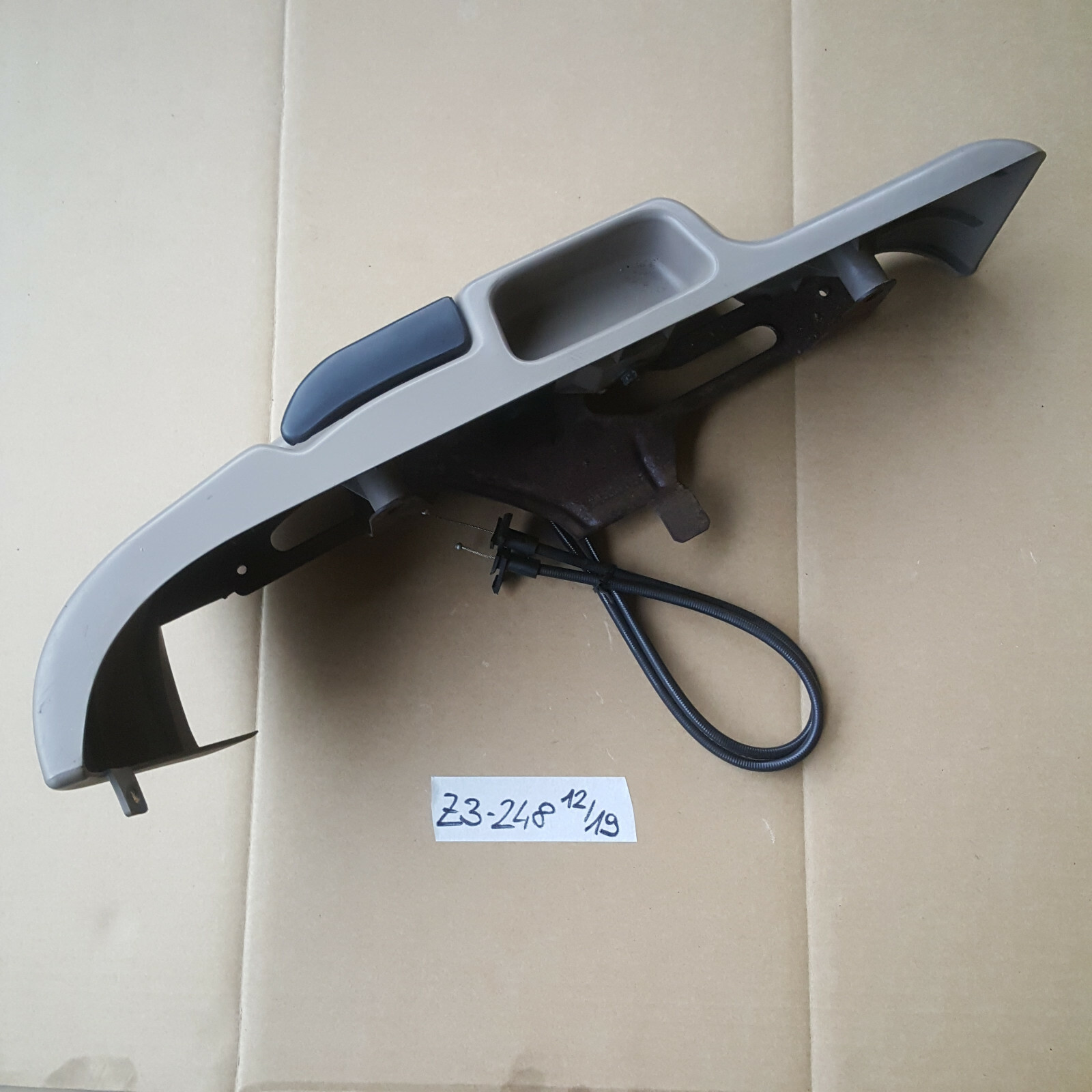 BMW Z3 Roadster Sitz Blende Verkleidung Abdeckung außen rechts beige 8398248 – Bild 2