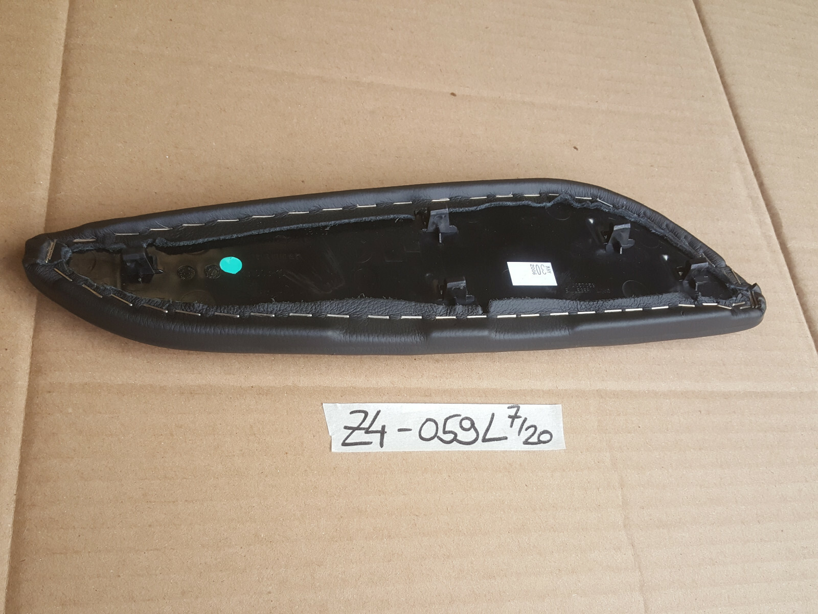 BMW Z4 E85 E86 Mittelkonsole Verkleidung Leder Blende links Kniepad 7026215 – Bild 2