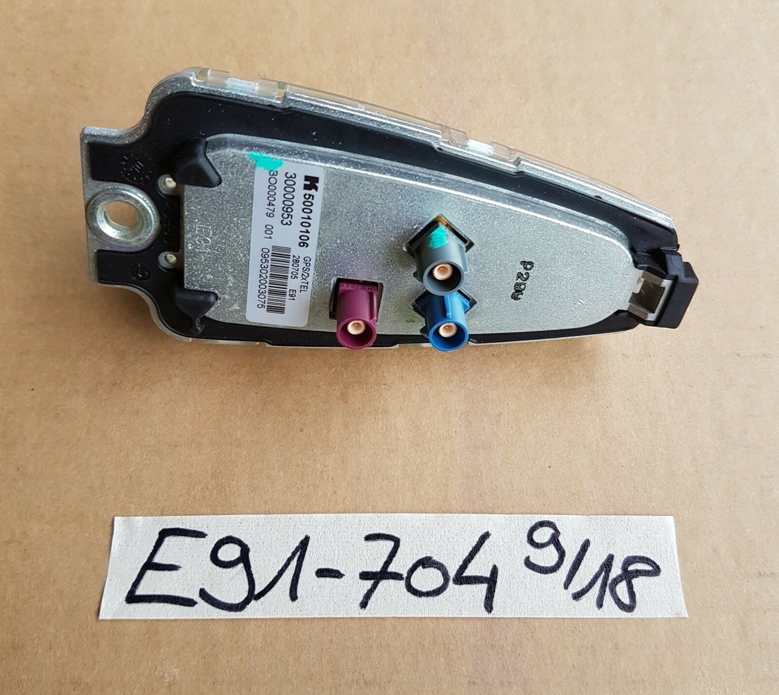 BMW E90 E91 E92  Dachantenne GPS Navi Antenne Haifisch Flosse 6950704 – Bild 2