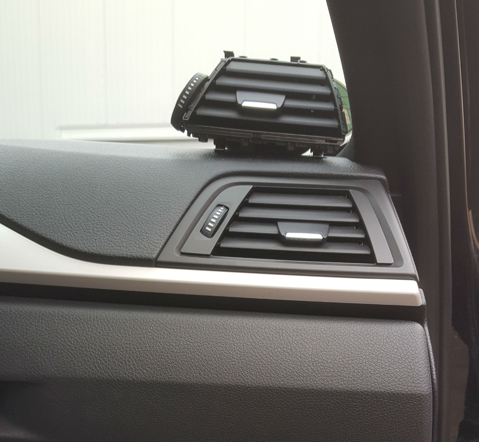 BMW F30 F31 F34 F80 Frischluft Grill RECHTS Lüftung Luft Düse 9231995 – Bild 3