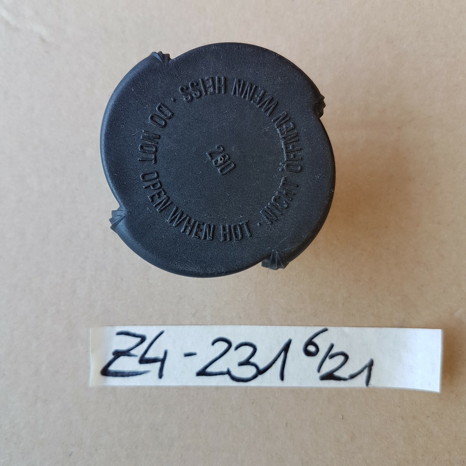 BMW E34 E36 Z3 E46 Z4 E85  Deckel Ausgleichsbehälter Kühler Verschluss 1742231 – Bild 1