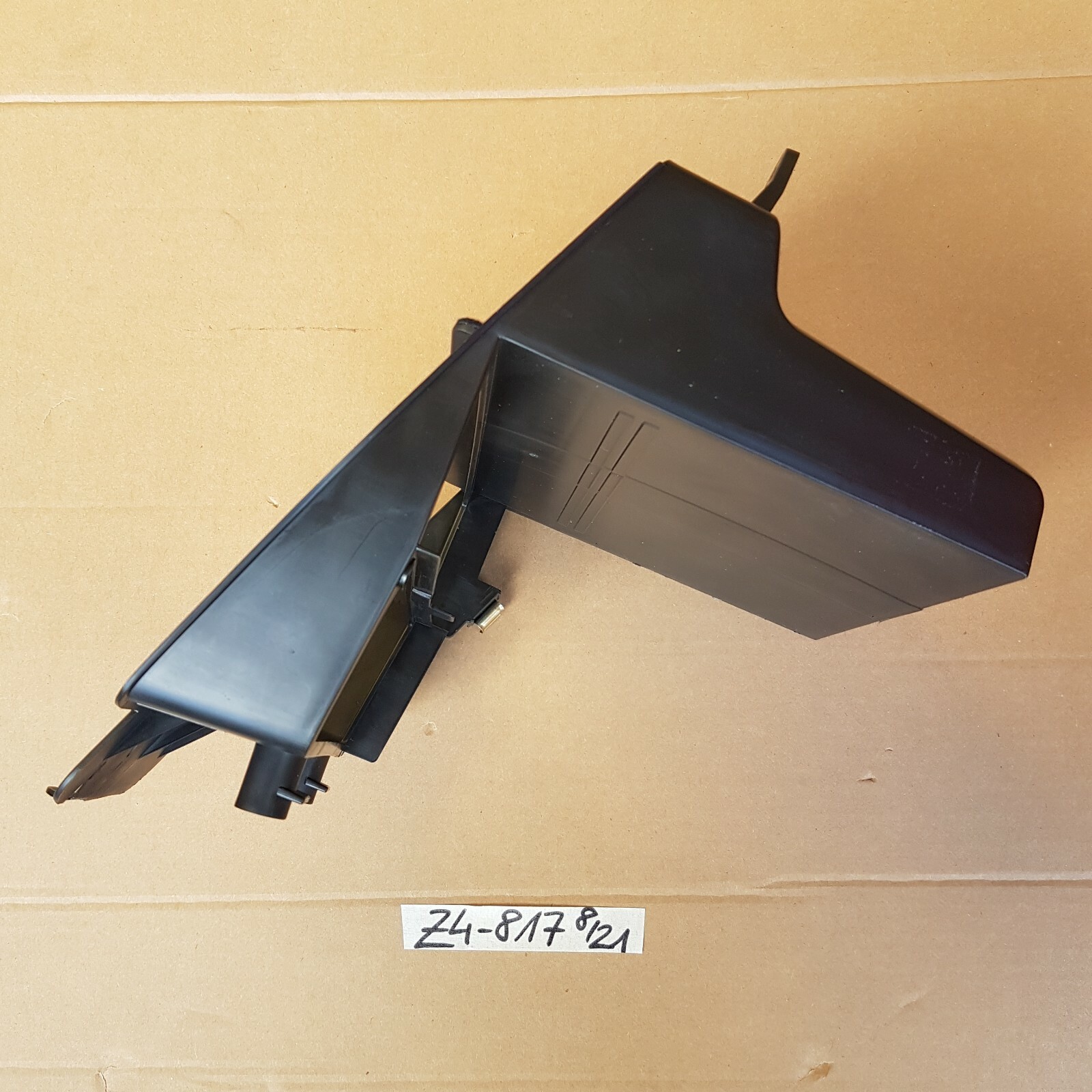 BMW Z4 E85 Ablage Fach Mittelkonsole Box Rahmen Staufach HINTEN 7043817 – Bild 1