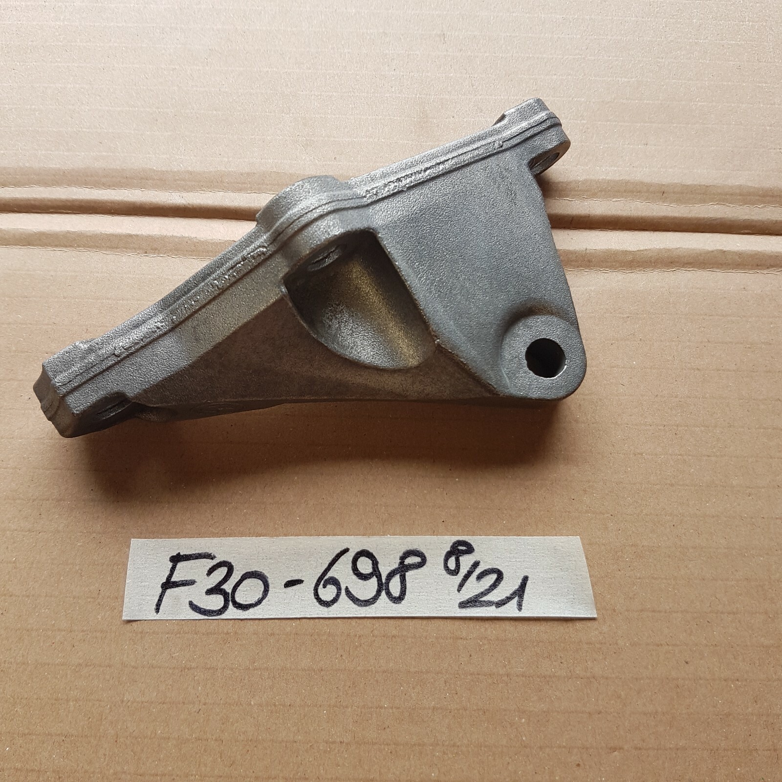 BMW F30 F31 F20 F21 F22 F34 F32 F33 F36 Halterung Kraftstoffpumpe Halter 7810698 – Bild 2