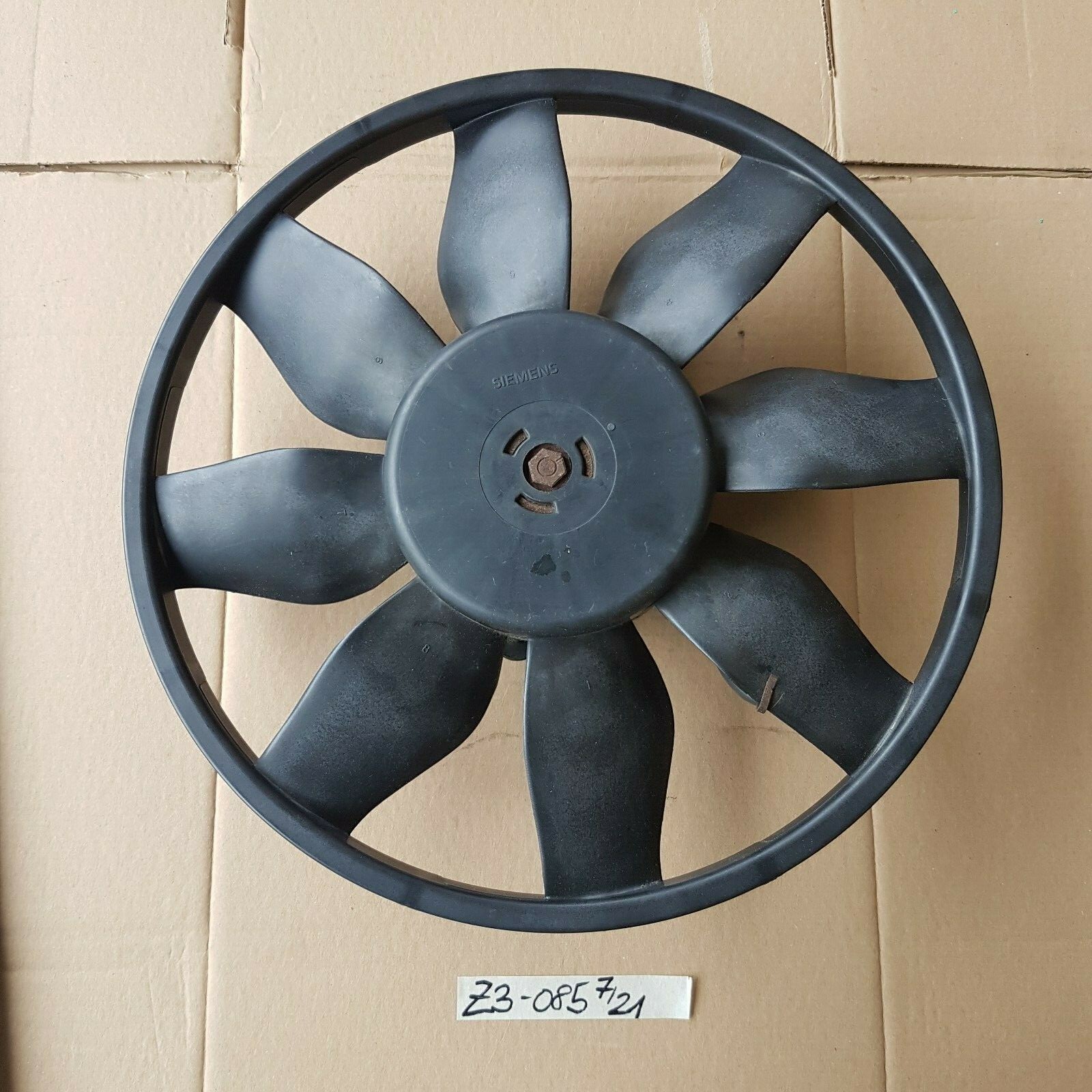 BMW 3er E36 4 Zylinder Motor vom Zusatz Lüfter Sauglüfter  8373085 – Bild 2