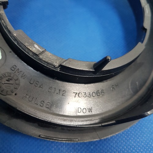 BMW Z4 E85 E86 Seiten Blinker Ring im Kotflügel VORNE RECHTS schwarz 7033066 – Bild 3