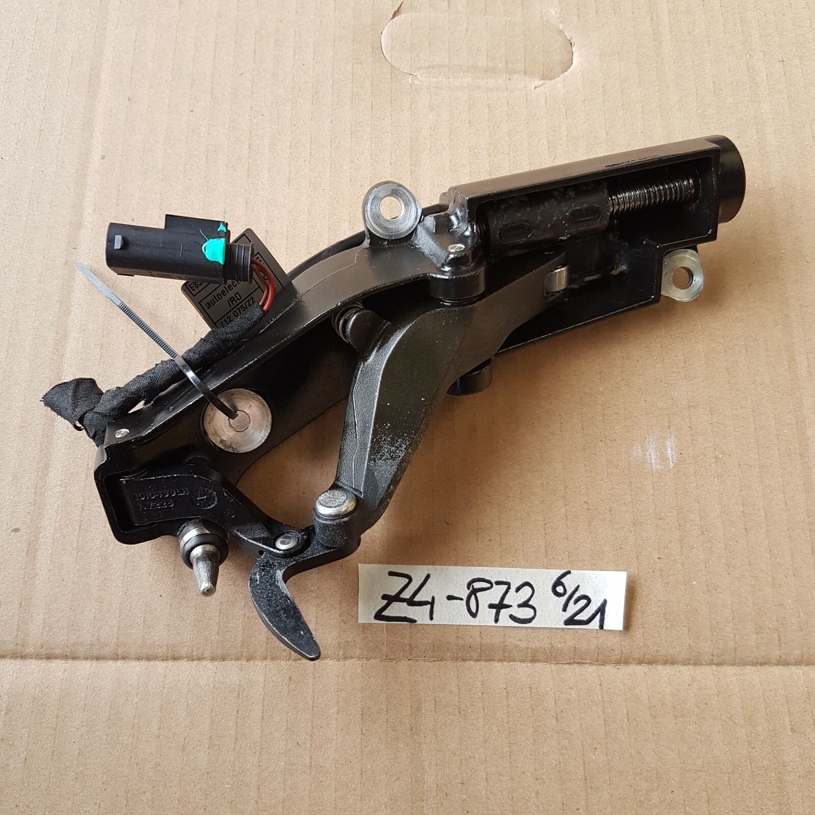 BMW Z4 E85 Roadster Cabrio Verdeck Verschluss Verriegelung links 7043873 – Bild 2