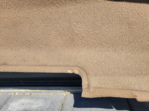 BMW Z3 Roadster Verkleidung Verdeck Kasten Teppich hinten  innen  8399281 Beige – Bild 4