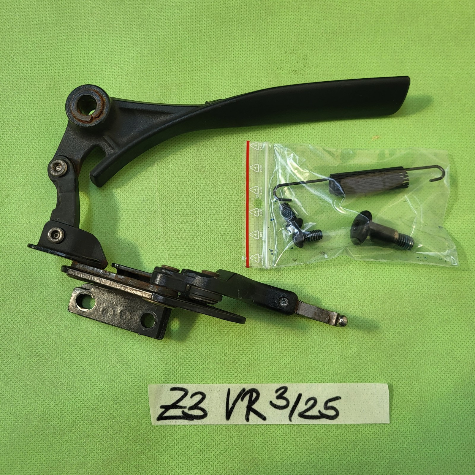 BMW Z3 Roadster Verdeck Verschluss Haken manuell Schloss mechanisch RECHTS – Bild 1