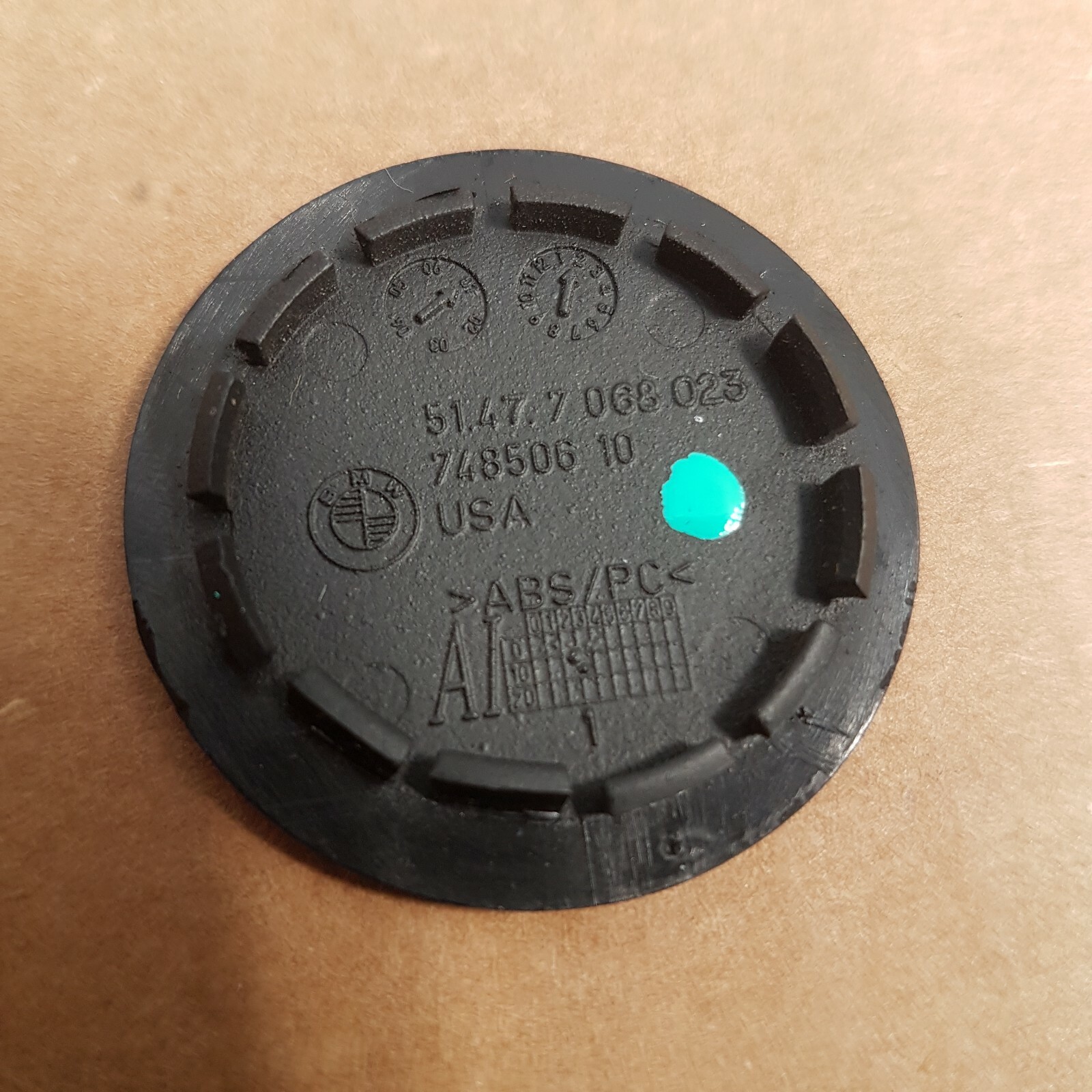 BMW Z4 E85 Blindstopfen  Abdeckung in der Seiten Verkleidung hinten 7068023 – Bild 4