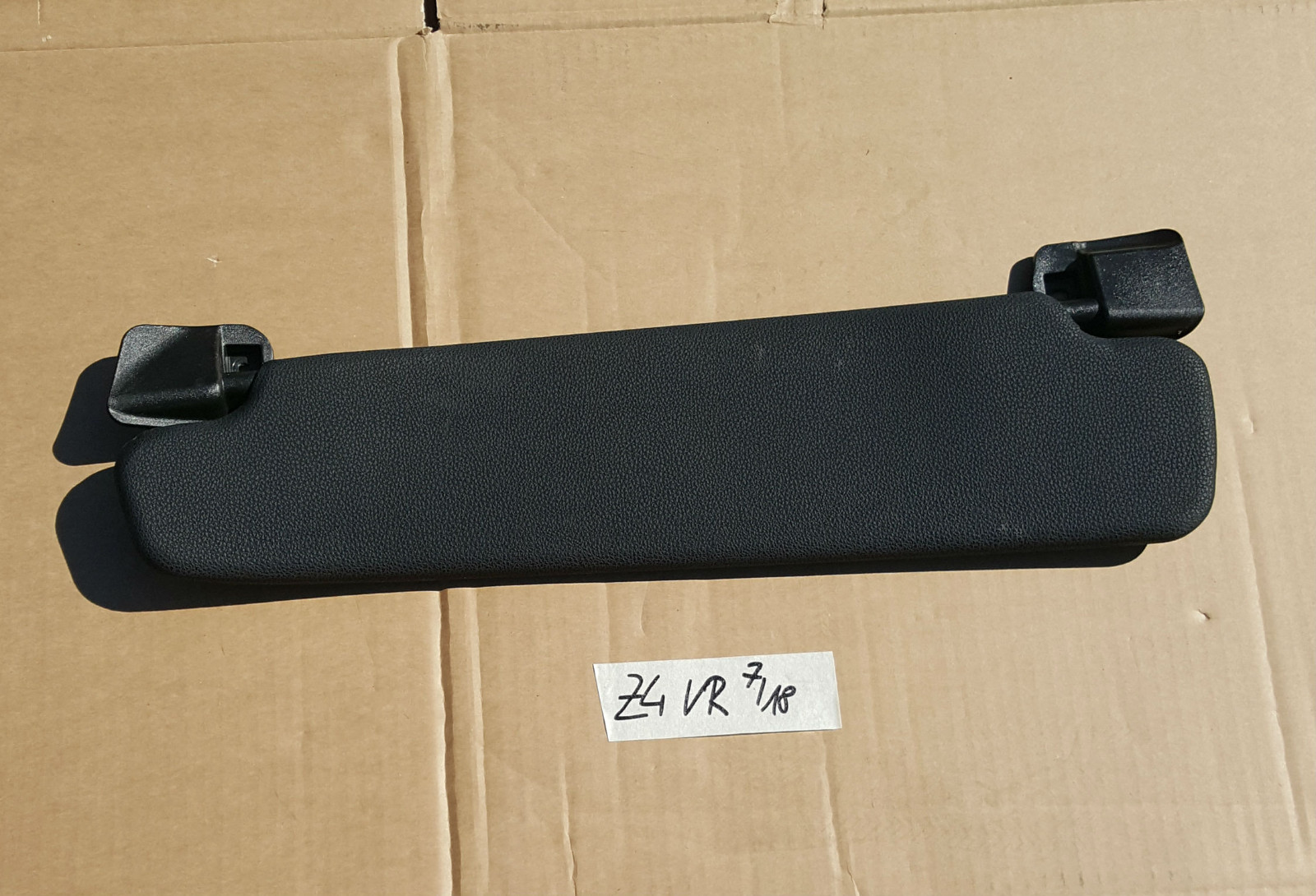 BMW Z4  E85 Sonnenblende Sonnen Schutz Blende schwarz VORNE RECHTS 7016666