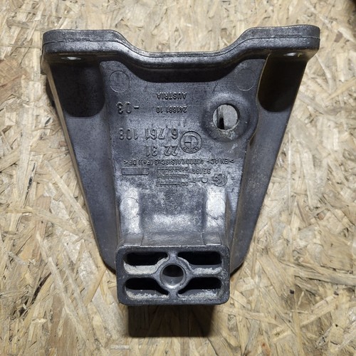 BMW E60 / E61 Getriebetragbock / Getriebe Halter Bock Träger 6761108 – Bild 2