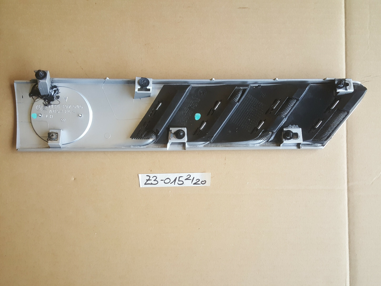 BMW Z3 Lufteinlass Kiâemen Ziergitter Motorhaube Titan Silber LINKS 8398015 – Bild 2